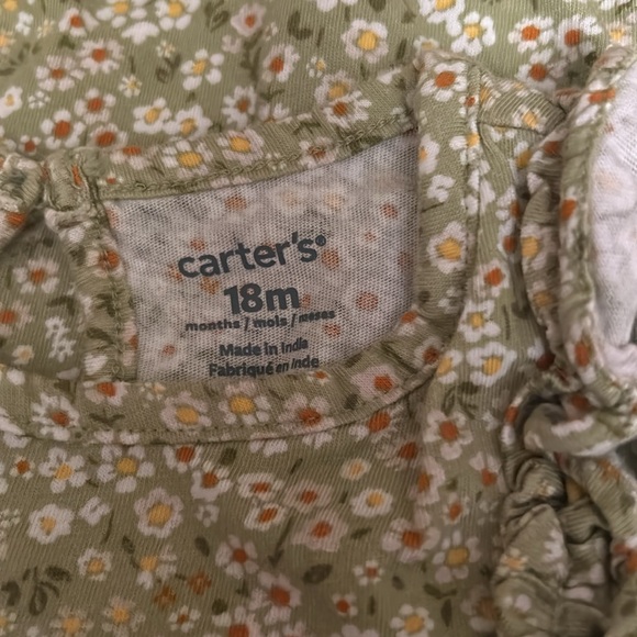Bundle of 2 Carter’s long sleeve onesies, 18 months - Picture 7 of 7